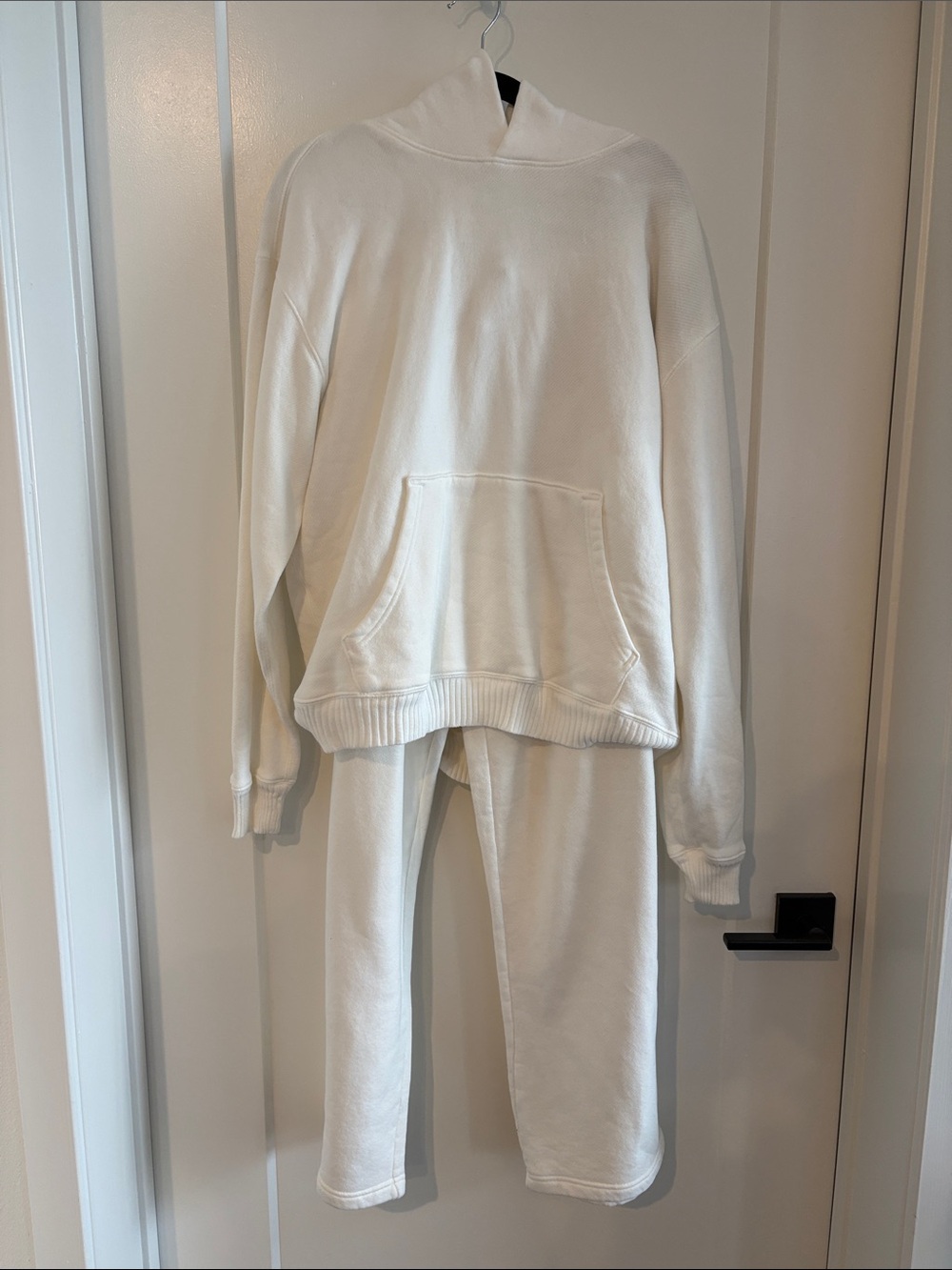 Elwood Cream Pullover Hoodie and Sweats Set - Size Small/Medium